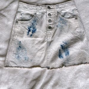 Gap denim with white and blue wash mini skirt in size 8. NWOT.